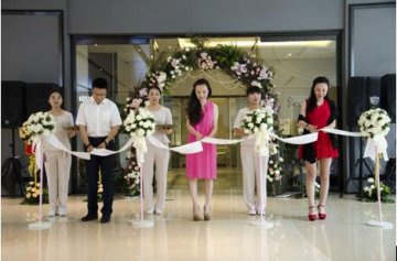 LENA品牌惊艳亮相  521温馨揭幕