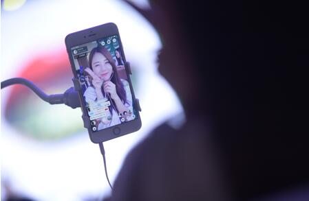 网红经济大热 牵手快消品创“互联网+”营销新模式