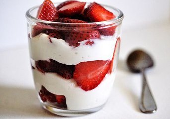 长沙专家辟谣：一杯酸奶热量等于两罐可乐系谣言