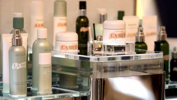 高端产品带动雅诗兰黛集团业绩增长 海蓝之谜净销售额首次突破10亿