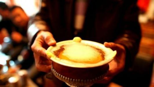 青青稞酒上半年净利预计降七成多