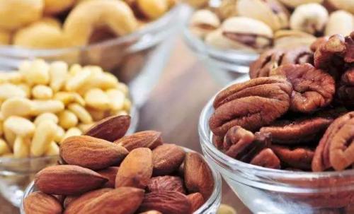 吃坚果补脑？专家称每日摄入或将提升认知功能