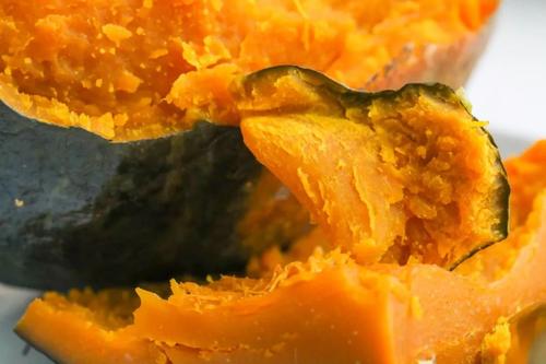 “农三代”返乡创业种出“网红”南瓜