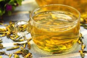 口舌生疮，喝莲子心麦冬茶