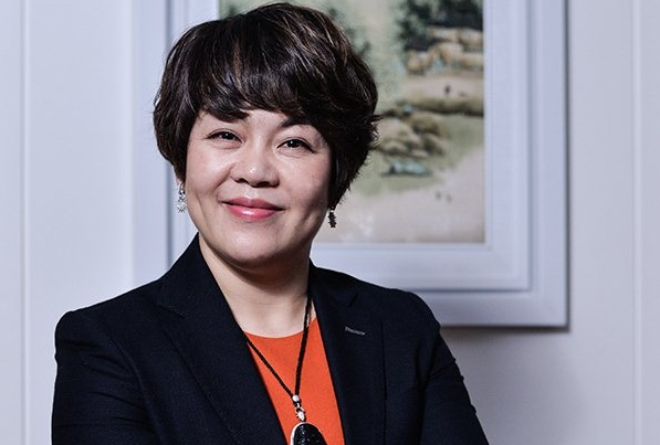 来伊份总裁郁瑞芬分享“零食女王”背后的故事