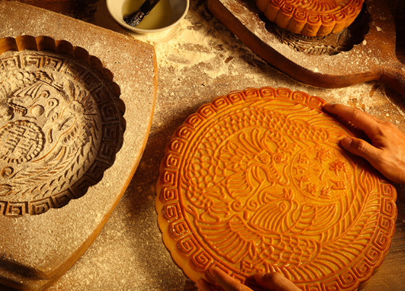 黄家月五仁叉烧大月饼，擦亮广西大月饼名片