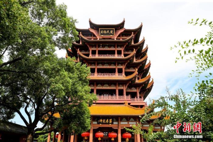 资料图：湖北武汉黄鹤楼。
<a target='_blank'  data-cke-saved-href='http://www.chinanews.com/' href='http://www.chinanews.com/'>中新社</a>记者 张畅 摄