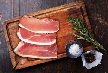 检查生鲜猪肉市场落实销售“两证”“两章”