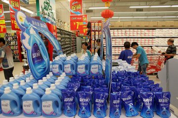 蓝月亮亮了：洗衣液第一股诞生