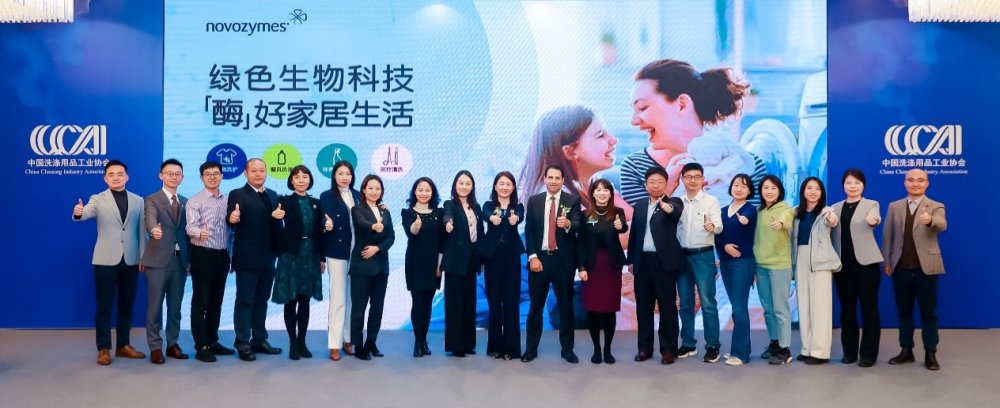 图片包含 游戏机
描述已自动生成