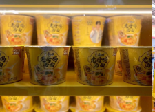 跳出货架修罗场：康师傅正在把每一次消费都变成“恰好需要”