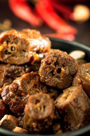 不同辣爽刺激 尽在卤味周黑鸭