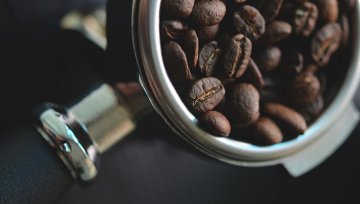 跟着瑞幸新咖饮们有肉吃？