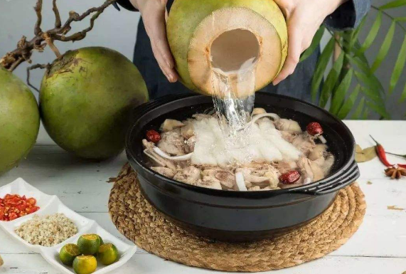 网红椰子鸡何以“出圈”？