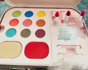 “颜值经济”时代，化妆品受众低龄化怎么办？