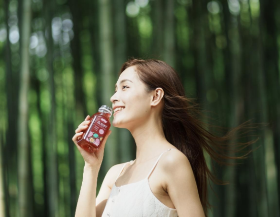 网红新疆奶塌房！轻果汁当道，中禾宝桑引领食品行业健康发展！