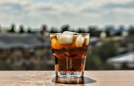 虽然是“无糖饮料” 最好还是要保持适当的克制