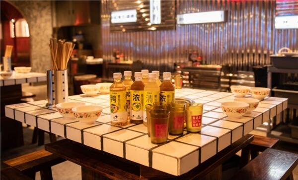 喜茶瓶装果汁茶、柠檬茶持续热销，蝉联天猫双十一茶饮料榜首